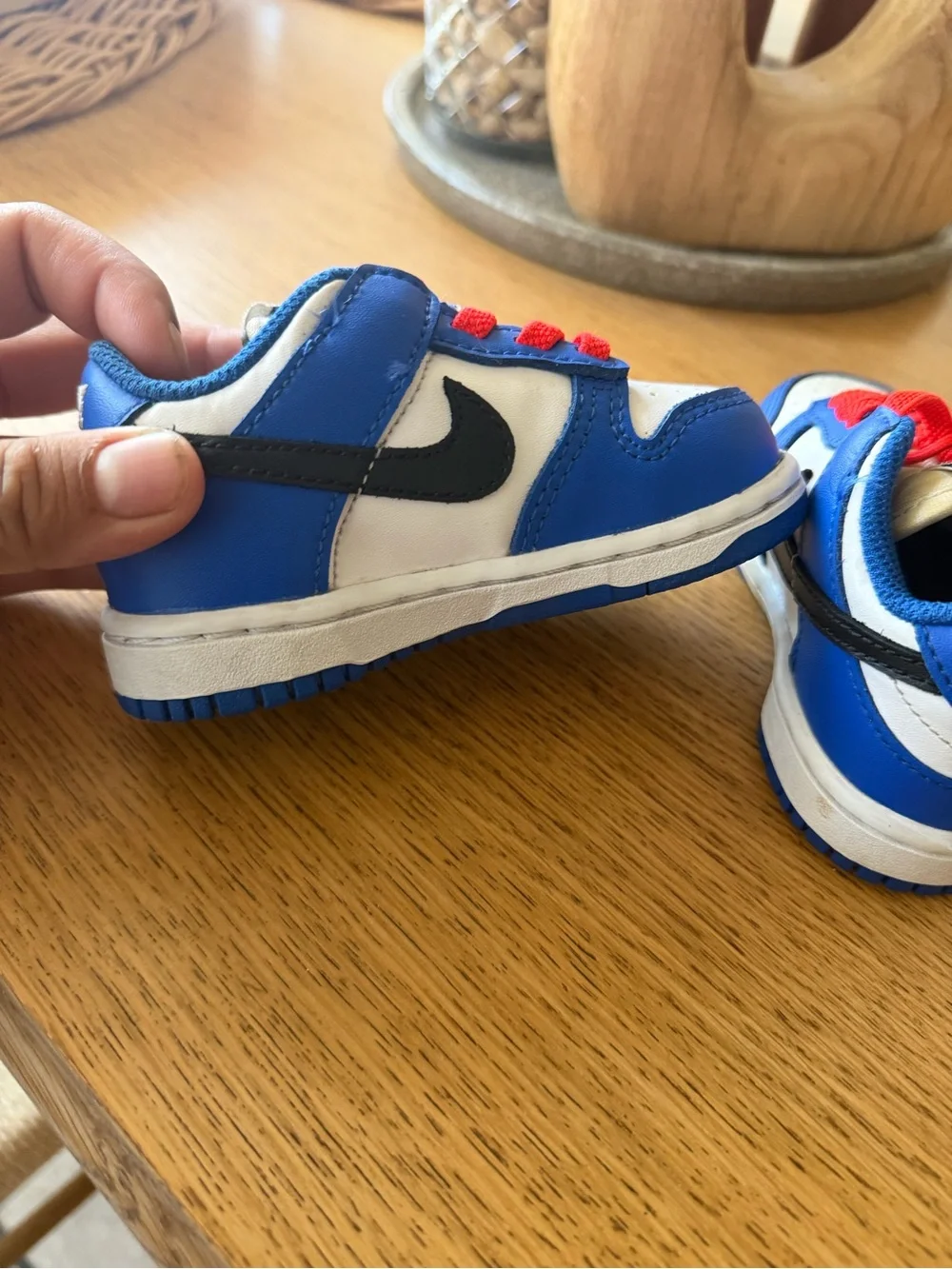 Nike Toddler Low-Top Sneakers in Blue, White & Red